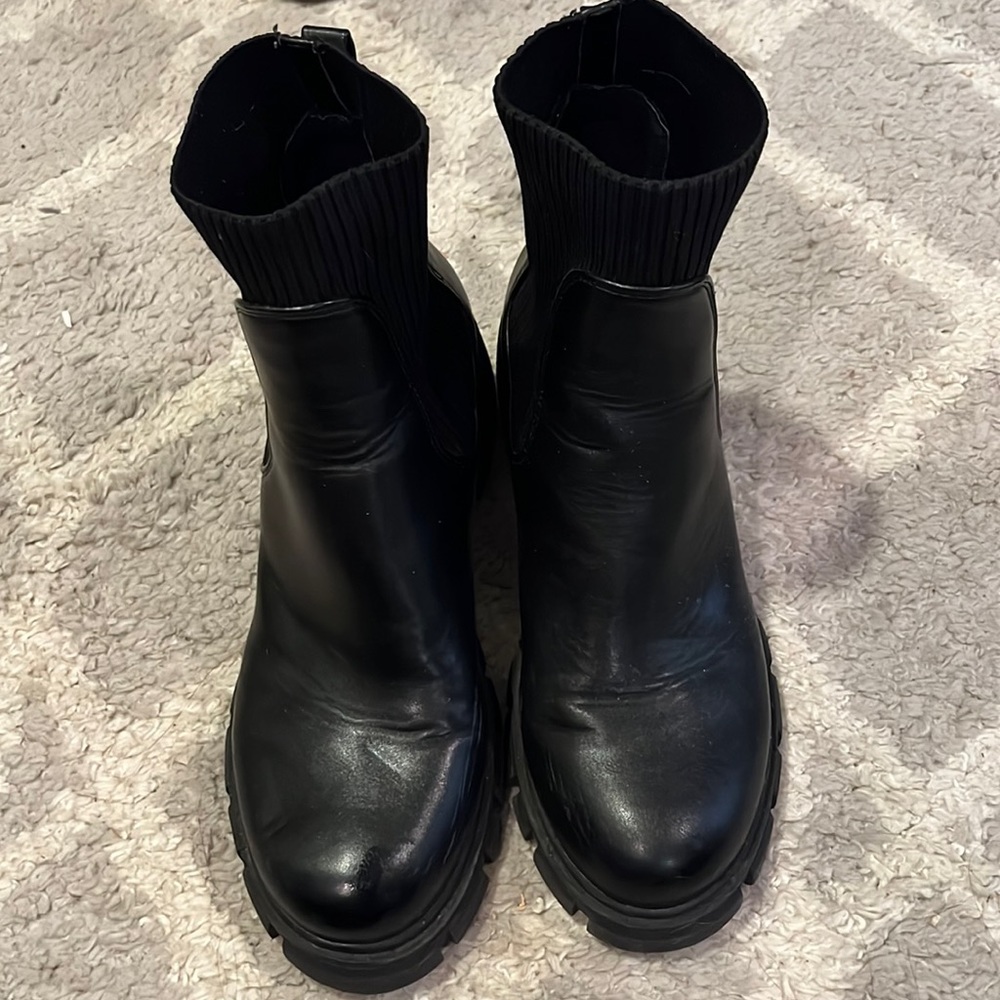 STEVE MADDEN booties
